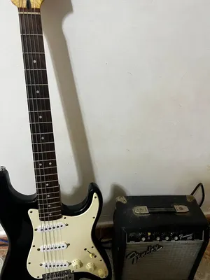 Squier Fender Affinity Stratocaster + Fender Frontman 10G Amp