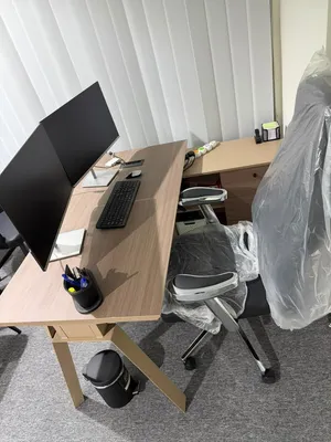 office table and chairs in very good price
