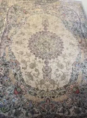Persian pure carpet ( like new)