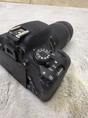 كاميرا 700D