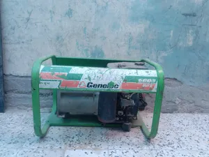 للبيع مكينة كهرباء ايطاليه الصنع نظيفه جدا