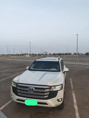 Used Toyota Land Cruiser in Abu Dhabi