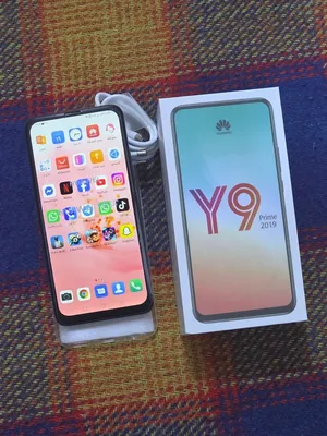 هذا الهاتف هو Huawei Y9 Prime 2019 باللون الأزرق (Sapphire Blue).