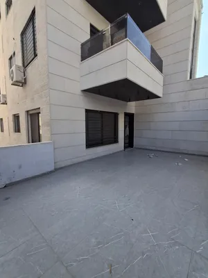 في خلدا 140م وتراس 60م وكراج خاص