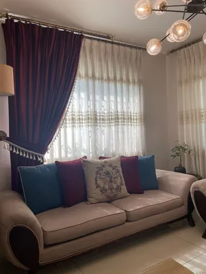 طقم كنب 7 مقاعد بحالة جيدة