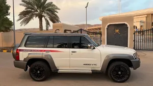 للبيع نيسان سوبر سفاري بحالة الوكالة
