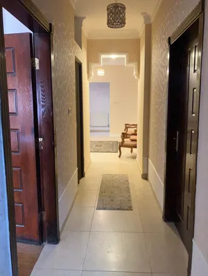 مشاركة سكن، غرفه مشتركه ضمن شقه مفروشه