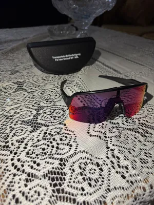 نظارة Oakley Sutro Lit و نظارة OakleySphaera للبيع بسعر حرق لاصحاب الدراجات الهوائية