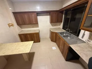 شقه فارغه للايجار ـالجبيهة ـ ارضيه مدخل خاص باجره 4500 د