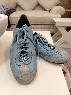 حذاء رياضي من ماركة SKECHERS صنع فيتنام