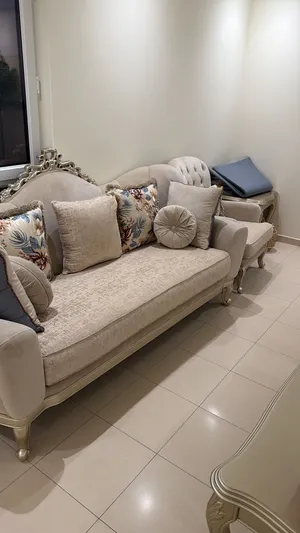 اثاث غير مستخدم يتسع ل 9 اشخاص الاثاث في حالة ممتازة جدا