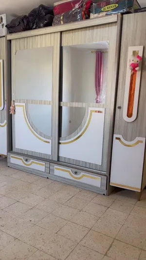 ملحقات غرفة نوم للبيع