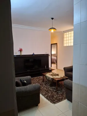 شقة مميزة للايجار خلف شركة امنية