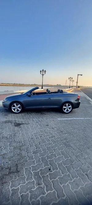 Selling a Volkswagen EOS 2011 (Hardtop Convertible) in great mechanical shape regarding major parts.