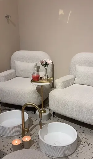 صالون للبيع