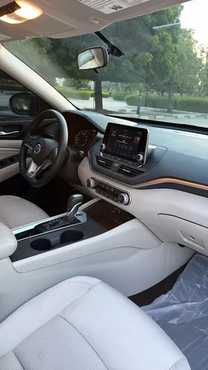 Used Nissan Altima in Al Batinah