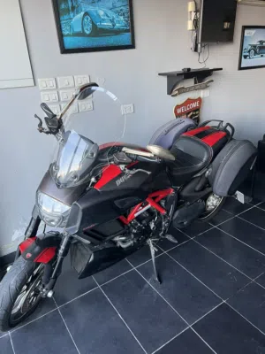 2015 Ducati diavel 6000 km