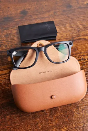 Ray Ban Meta Wayfarer Gen 1 Lens Transitions ريبان ميتا جيل الاول عدسات ترانزيشن سعر ممتاز 260