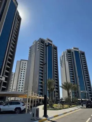 شقة مميزة جدا للبيع 3 غرف نوم  مطلك على البوليفارد