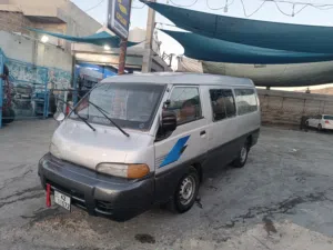 باص  H100 فان موديل 2003 مرخص