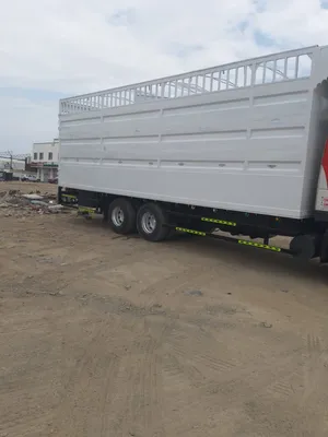 Used Volvo Box Truck 2000 Model for Sale 30 feet long body and contrect with water company monthly.