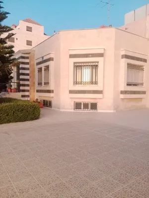 فيلا مستقلة مميزة للبيع في أبو نصير