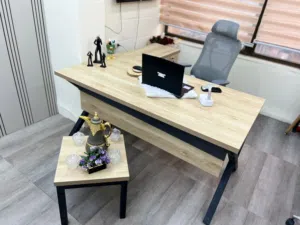 مكتب زاوية حديث – تصميم عملي وأنيق مناسب للشركات، المكاتب، والعمل من المنزل تصميم حرف L