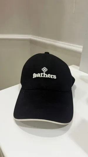 Cap feathers كاب فيثرز