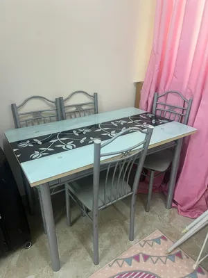 طاولة طعام