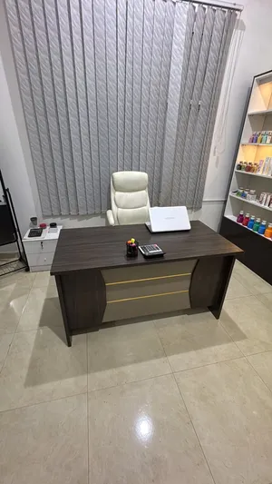 اثاث مكتب + مستودع