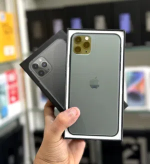 عرض خاص : iPhone 11 pro max 256gb هاتف نظيف جدا بحالة الوكالة بدون مشاكل مع ضمان و ملحقات