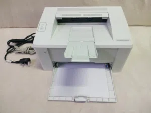 طابعه hp LaserJet 102 USB