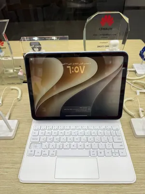 Apple iPad 128 GB in Hawally