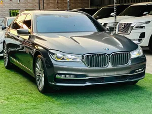 BMW 740Li موديل 2017  خليجي  163,000 كم