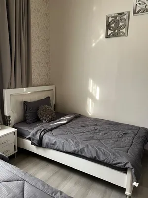 STYLISH WHITE BED FOR SALE – AMAZING DEAL!  (2)