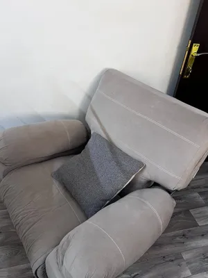 طاوله طعام مع اربع كراسي