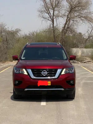 Used Nissan Pathfinder in Al Dakhiliya