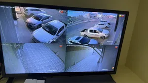 4 كاميرات مراقبة مع شاشة وجهاز تحكم