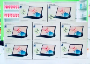 هونور باد 10  ذاكرة 256GB رام 8 مع كفر وكيبورد جديد ضمان لمدة سنة