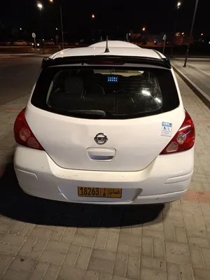 2012 Nissan Versa SV Hatchback