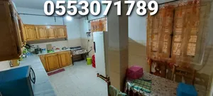 كراء شقة مفروشة f3 بسكيكدة باليوم  لقضاء عطلة او اشغال بالولايةملاحظة:رقم الهات