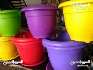 قواوير زرع باحجام و اشكال و الوان متعدده