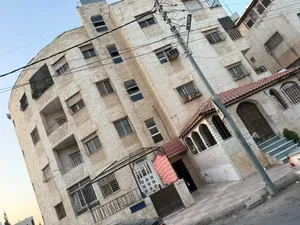 شقة طابق اول مساحه 111 متر للبيع