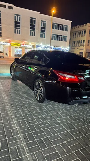 نيسان التيما كلين تايتل بدون حوادث للبيع