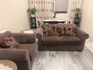 طقم كنب لون بني