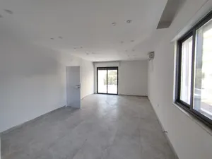 عبدون ـ فيلا فارغه فاخره ومميزه للايجار