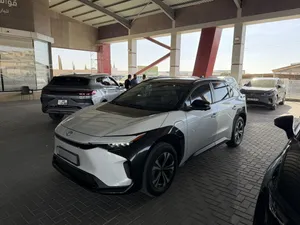 Bz4X 2022 4WD فورويل ونظام صوتي JBL فل كامل مع اوتوبارك و 13 كاميرا اعلى صنف مالك واحد بحالة الوكالة