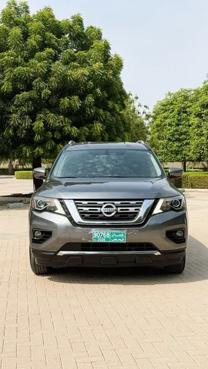Used Nissan Pathfinder in Al Batinah