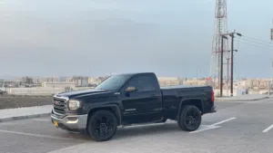 سييرا 2018 خليجي أسود 1500 SLT بيك اب مستعمل بحالة ممتازة مع أنوار زينون وتكنولوجيا حديثة