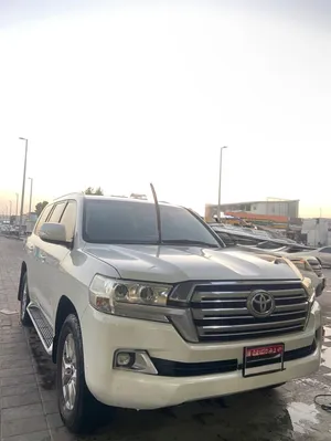 للبيع تويوتا لاند كروزر GXR V6 موديل 2019